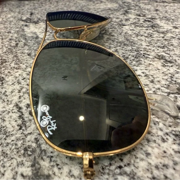 Like New Ray-Ban Cockpit Aviators Gold Frame Sunglasses - Picture 4 of 7